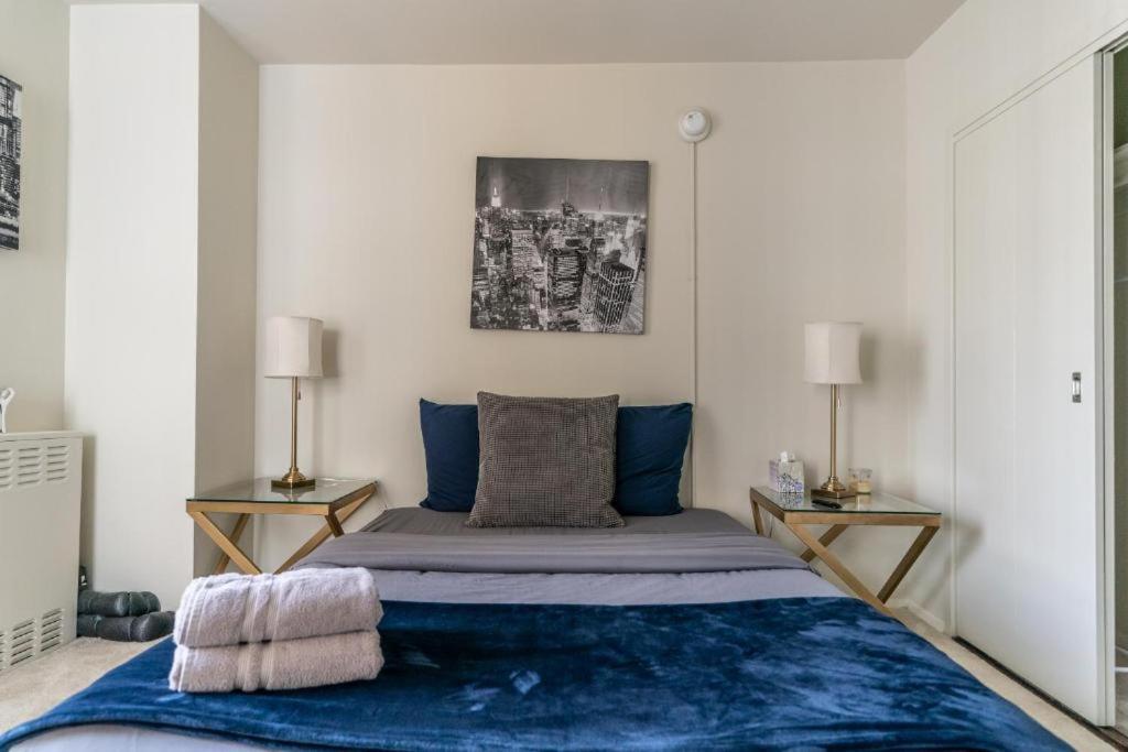 Spacious Charming Condo With Great Views Near The Grove Los Angeles Exterior photo